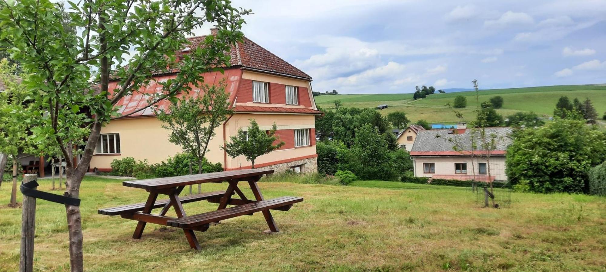 Familiehuis Fuchs Horni Branna Exterior foto